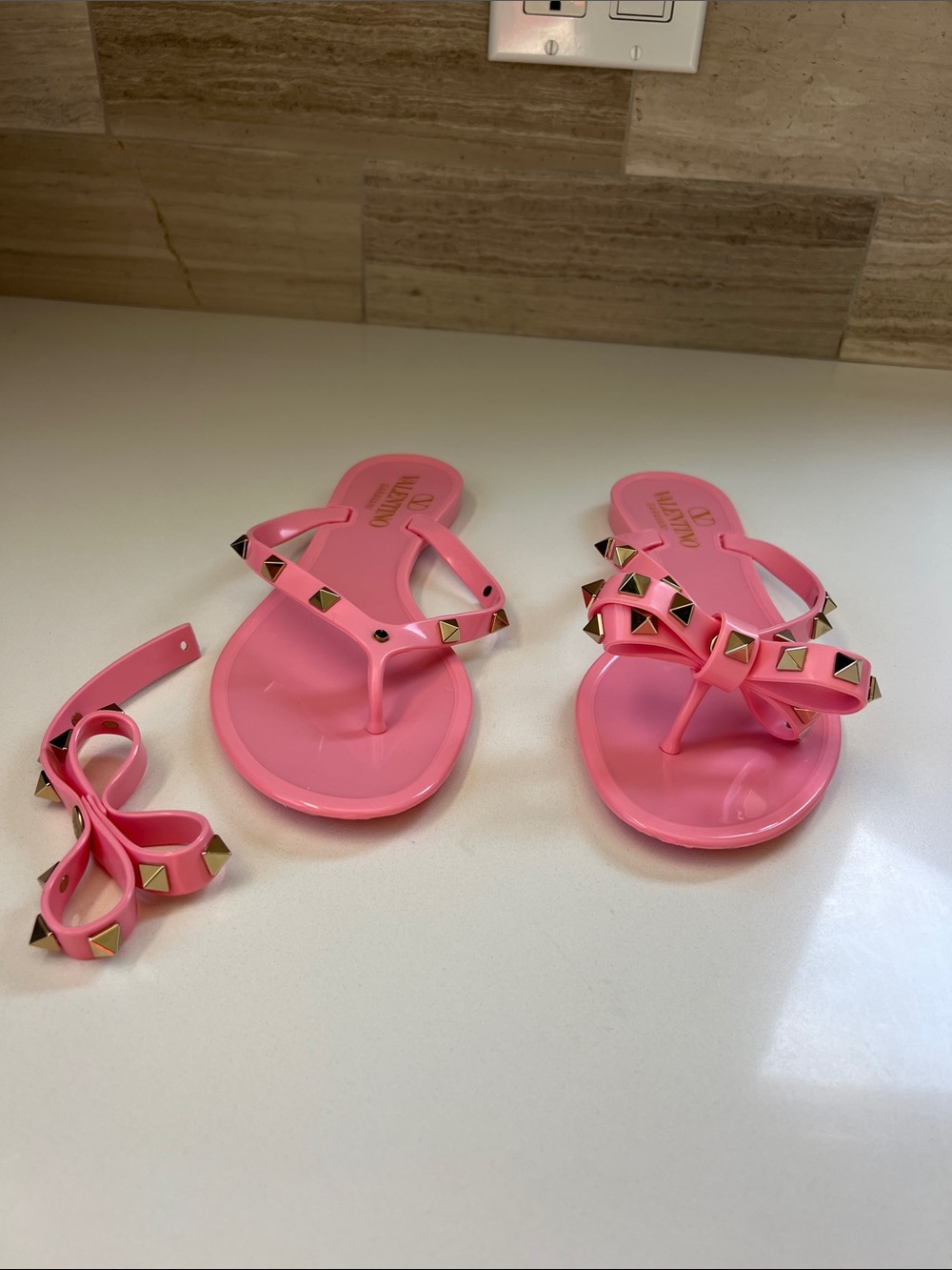 Valentino Garavani light pink rockstud jelly bow sandals flip flops 35 - Picture 5 of 13